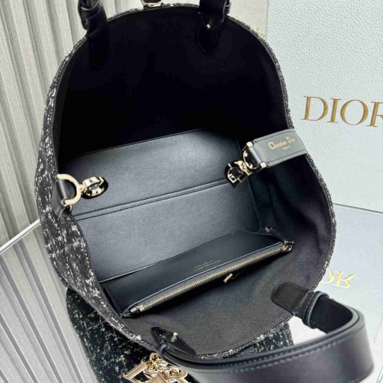 Medium Dior Toujours Bag