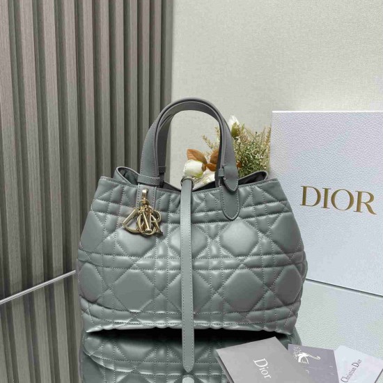 Medium Dior Toujours Bag