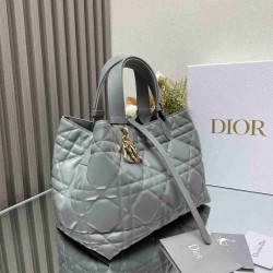 Medium Dior Toujours Bag