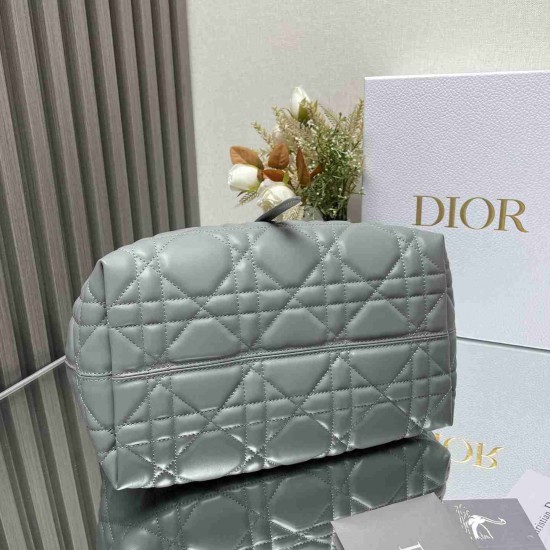 Medium Dior Toujours Bag