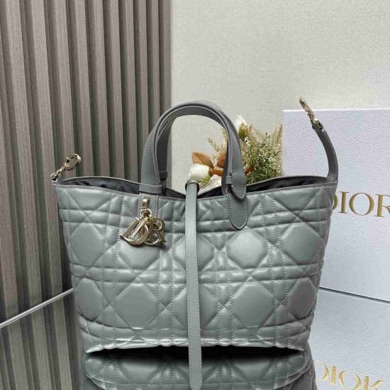 Medium Dior Toujours Bag