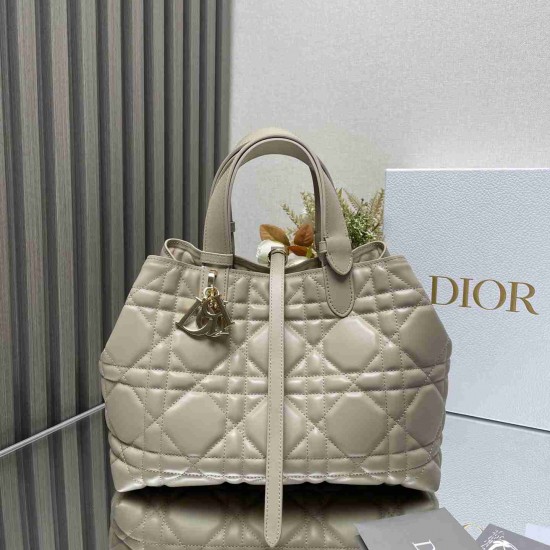 Medium Dior Toujours Bag