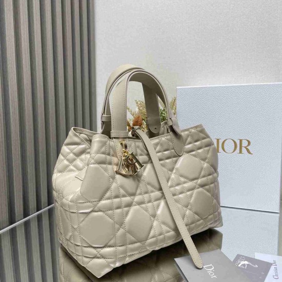 Medium Dior Toujours Bag