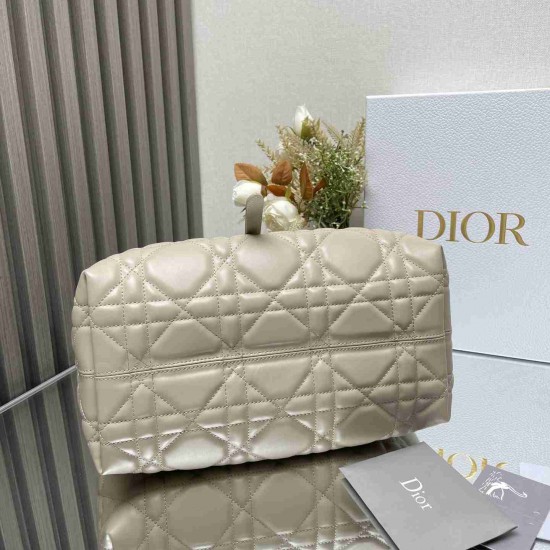 Medium Dior Toujours Bag