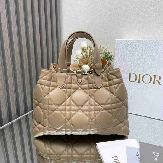 Medium Dior Toujours Bag