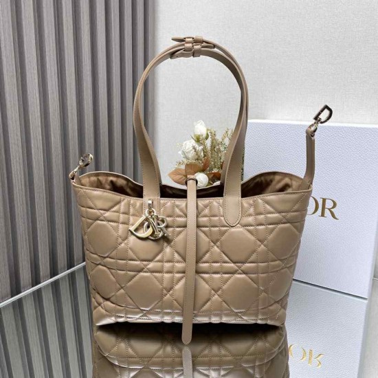 Medium Dior Toujours Bag