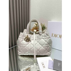 Medium Dior Toujours Bag