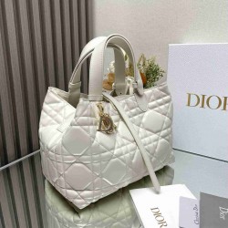 Medium Dior Toujours Bag