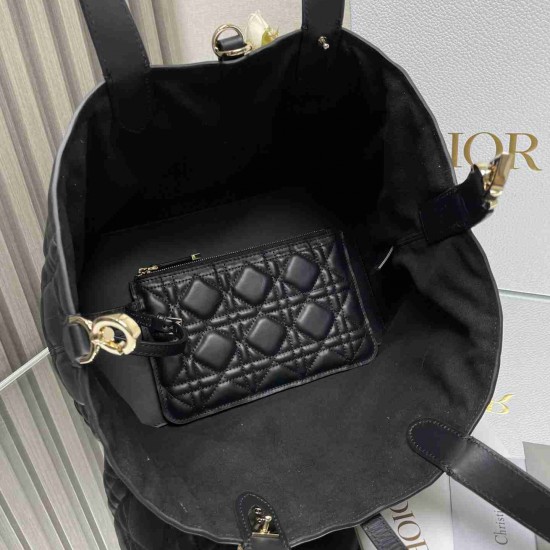 Medium Dior Toujours Bag